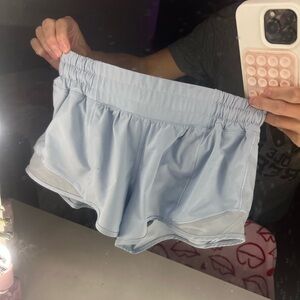 Lululemon hotty hot shorts size 2 2.5in!